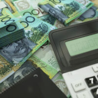 australian-notes-with-calcluator